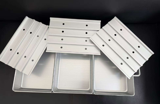 Full Size Recyclable Durable CE Certified Food Grade Rectangle Aluminum Frozen Seafood Container Freezing Tray With Lids